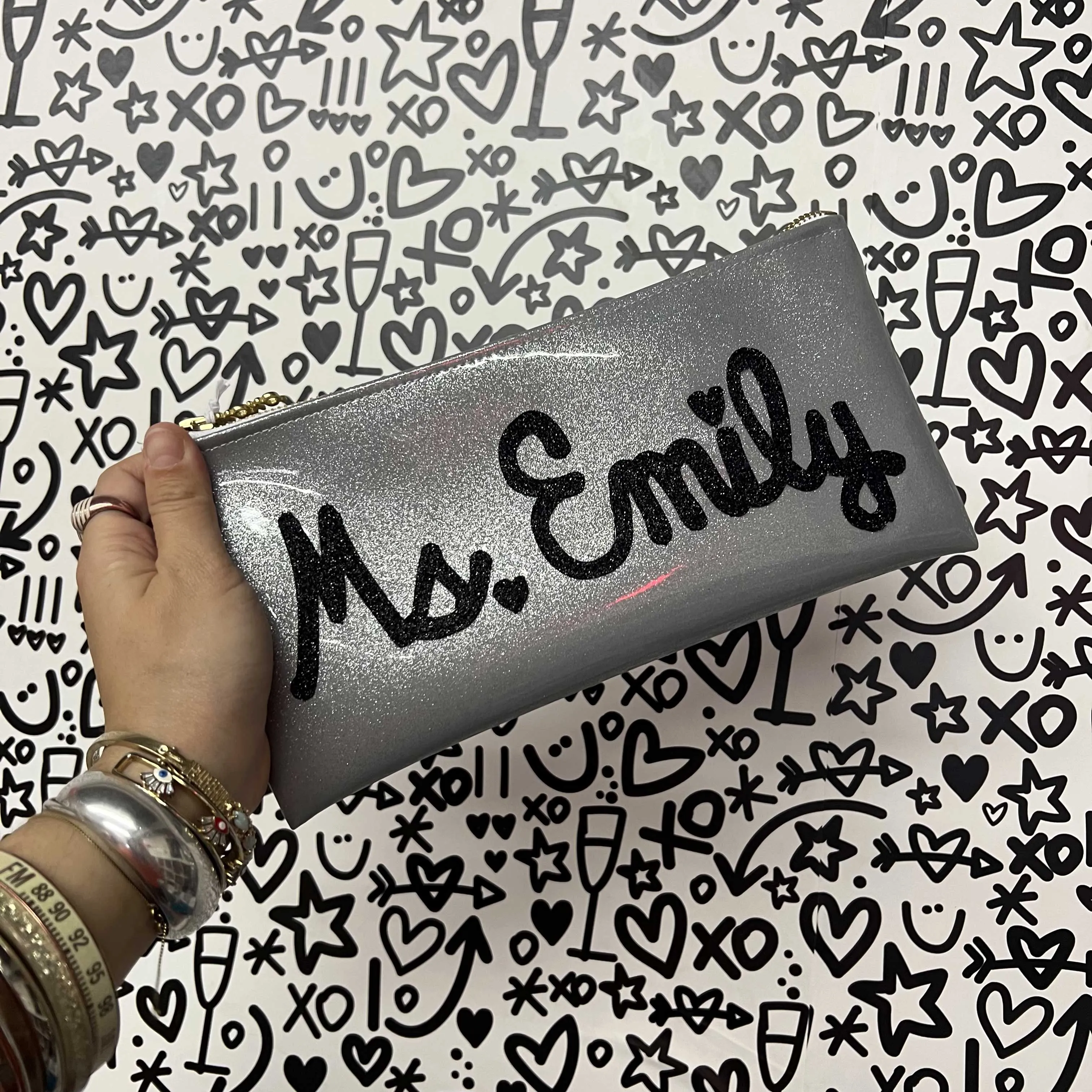 🌟 Create Your Own Glitter Vinyl Clutch! 🌟