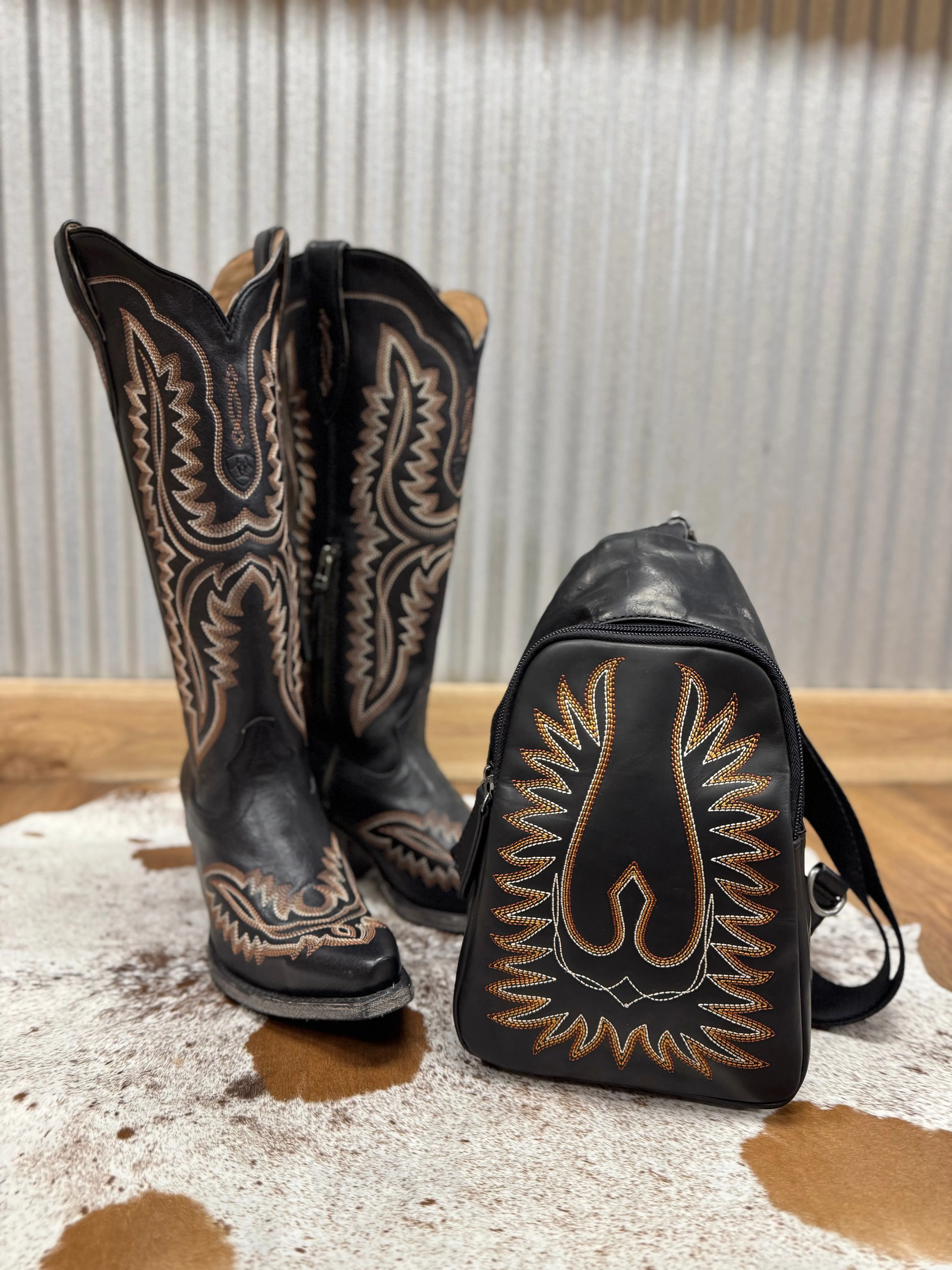 Ariat Casanova Black Leather Eagle Boot Stitch Sling Bag Purse A770019701