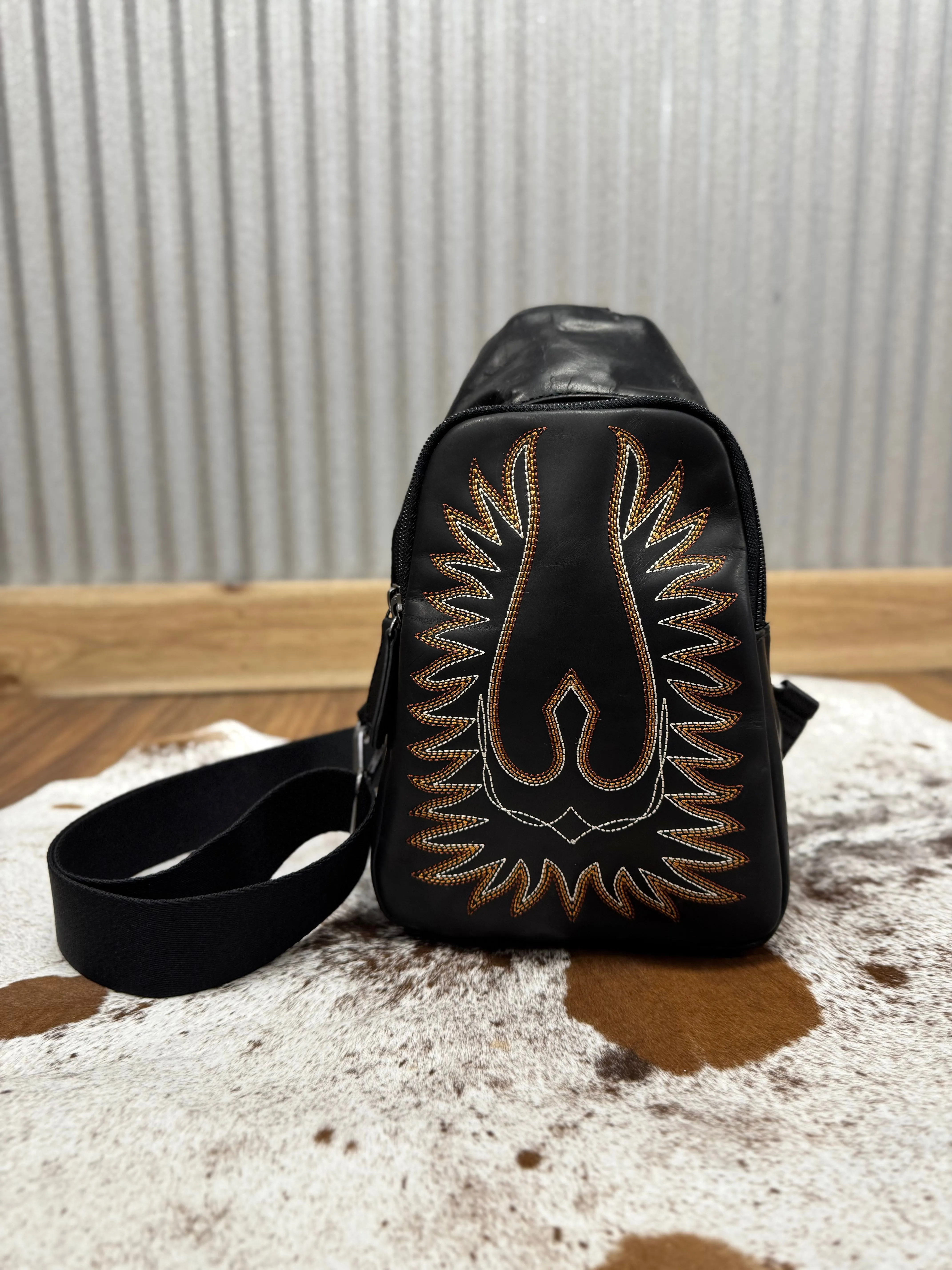 Ariat Casanova Black Leather Eagle Boot Stitch Sling Bag Purse A770019701