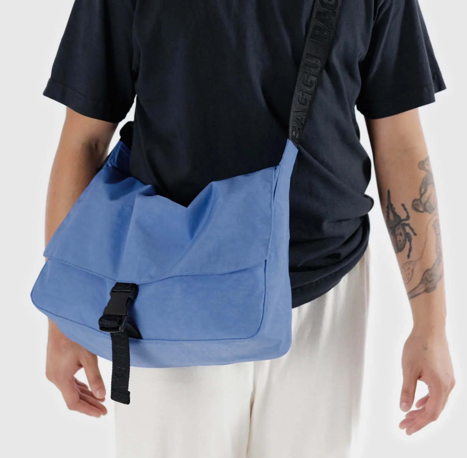 Baggu Pansy Blue Nylon Messenger Bag