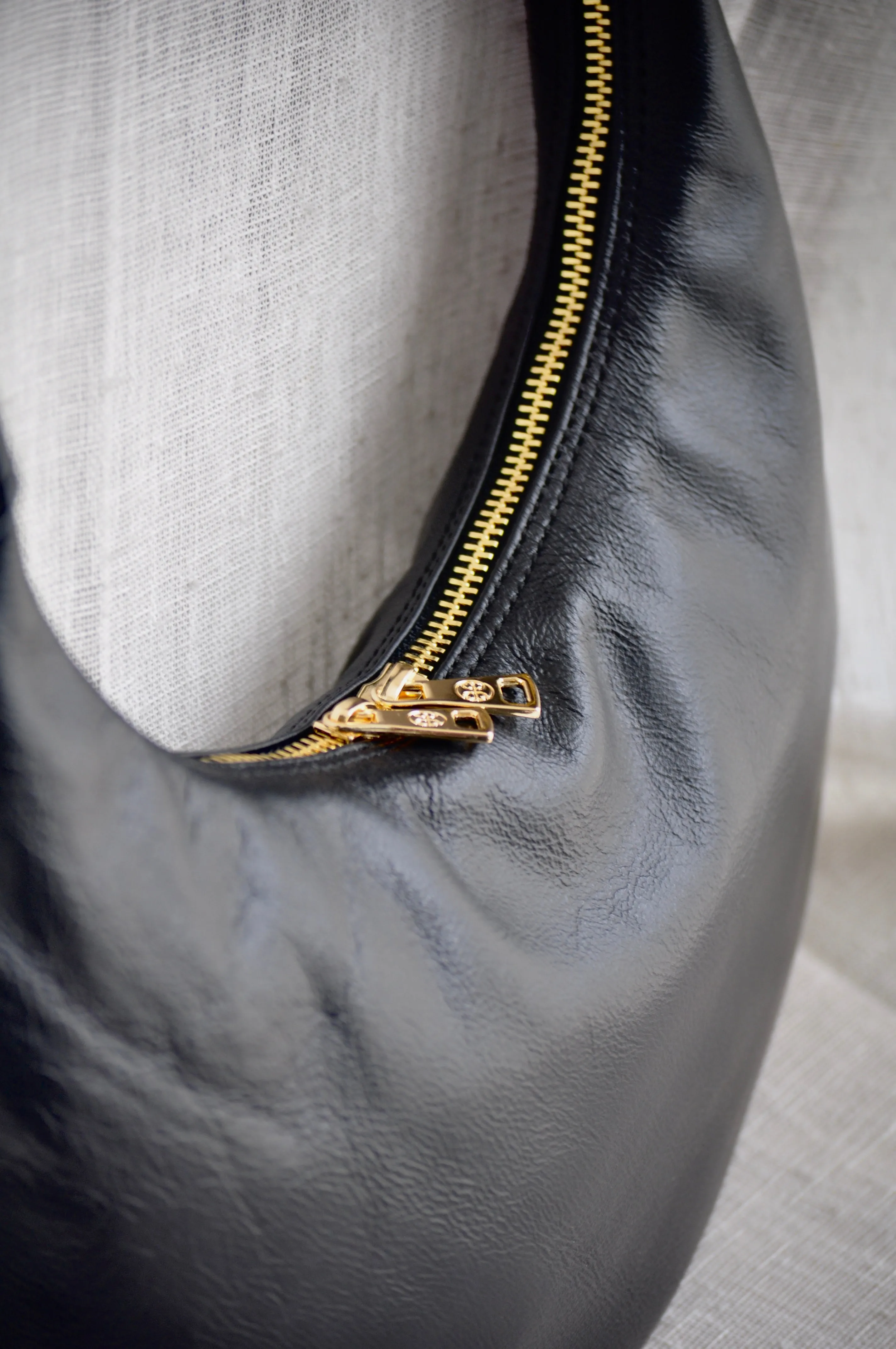 Ophelia Small Leather Shoulder Bag - Black